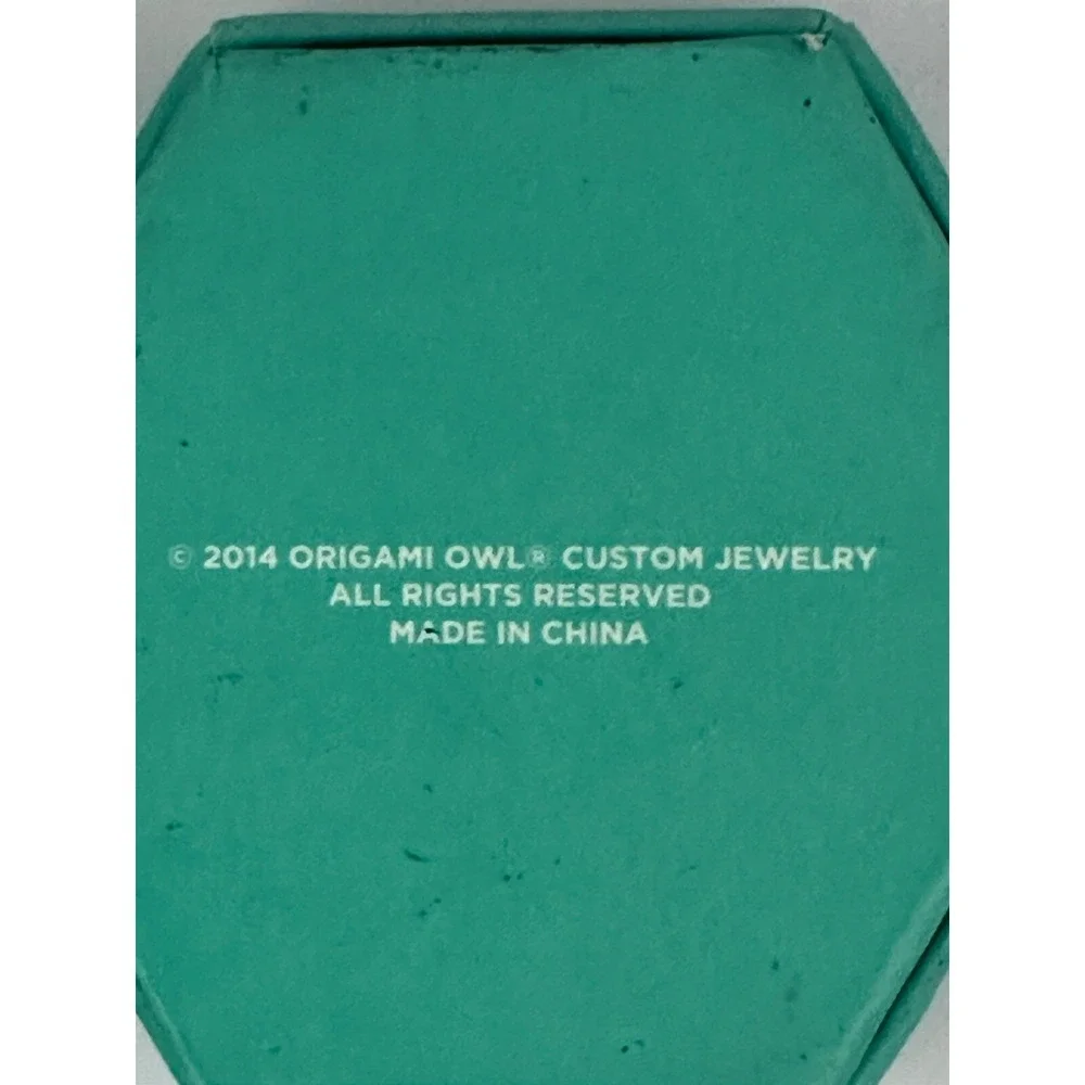Origami Owl Bezel‎ 2014 New In Box 30.5MM Chrome Silver With Glass